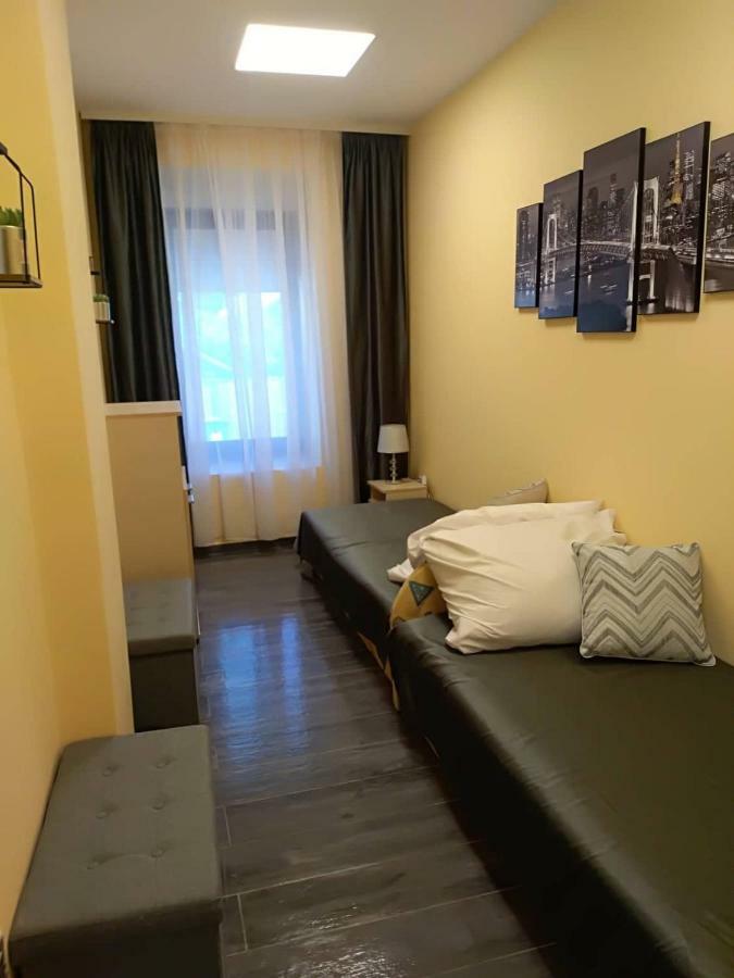 Hotel Alma Vendégház Veszprém Esterno foto